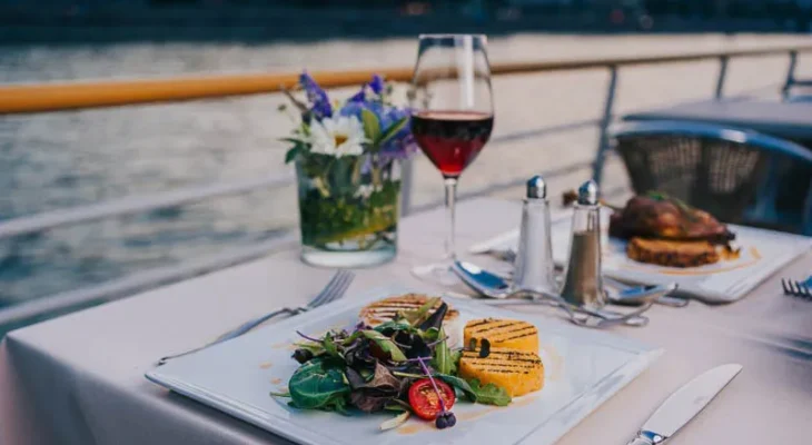 Dining and Cruising: Budapest Boat Tours with a Gourmet Twist